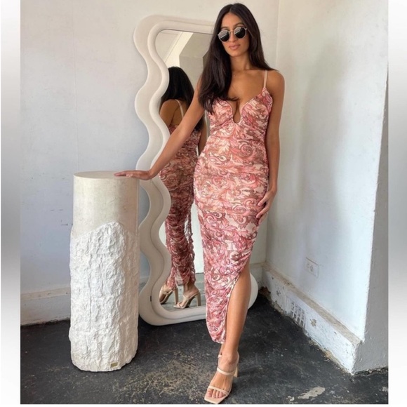 elliatt mica leaf print peach pink ruched deep v neck side slit midi dress small - Picture 14 of 14